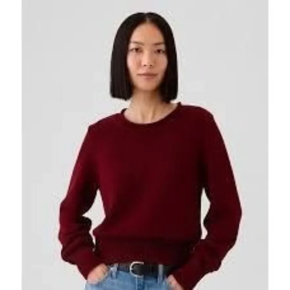 GAP Women's Burgundy Crewneck Sweater - Picture 1 of 8